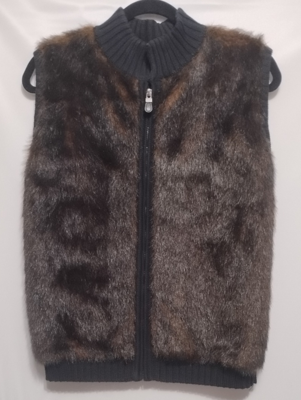 Marisa Christina Rib Neck Sleeve And Collar Brown Faux Fur Zip Vest